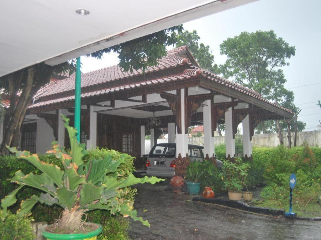 Sadinah Sahid Josodipuro Hotel Colomadu Esterno foto