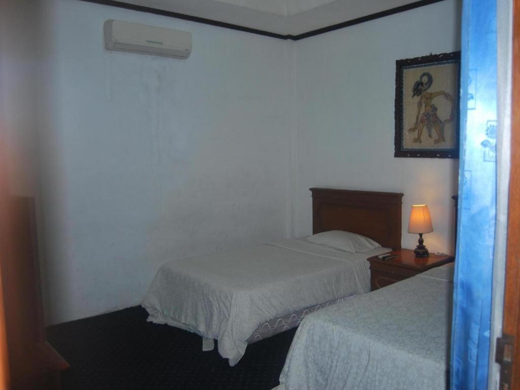 Sadinah Sahid Josodipuro Hotel Colomadu Esterno foto