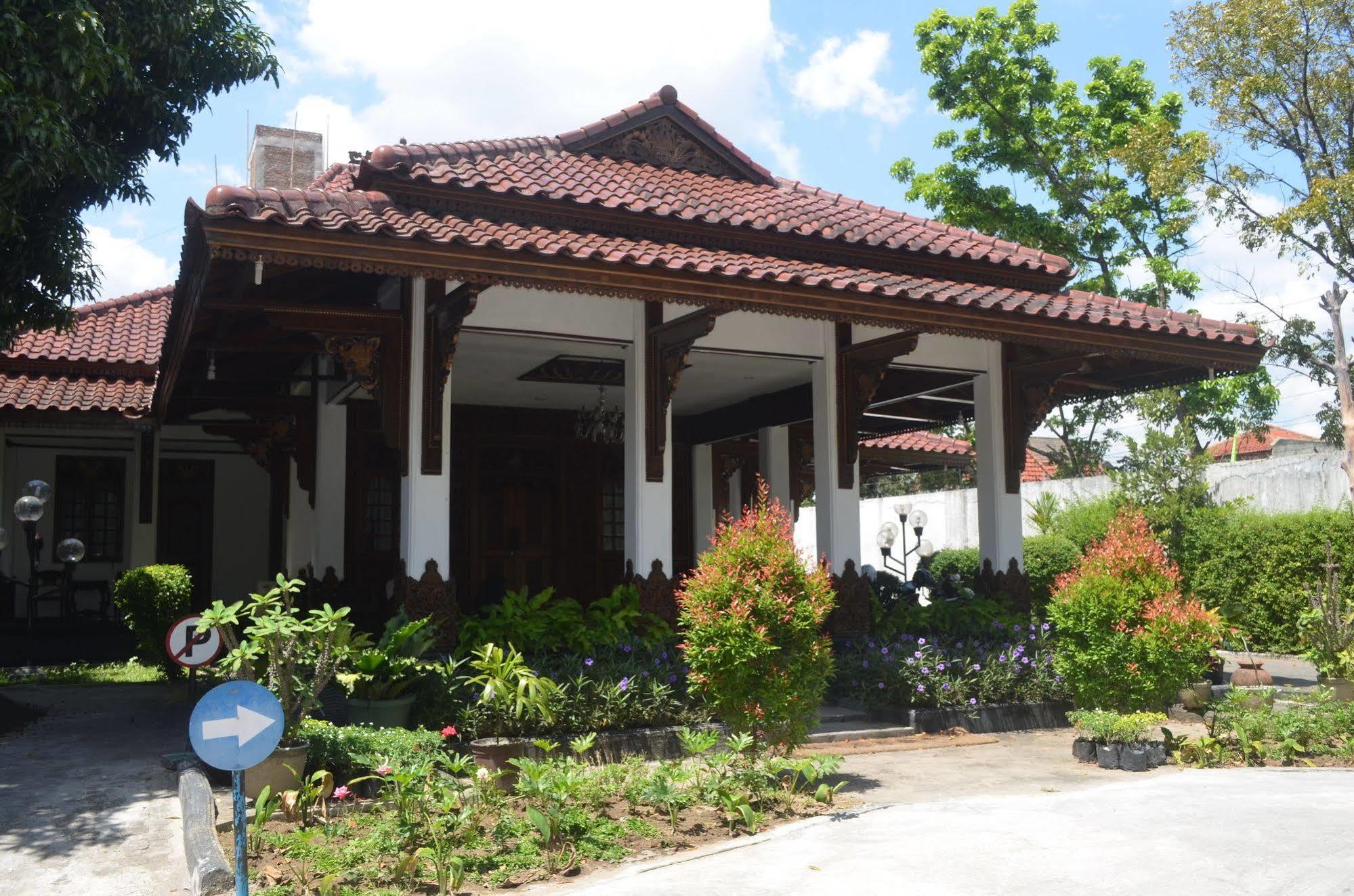 Sadinah Sahid Josodipuro Hotel Colomadu Esterno foto