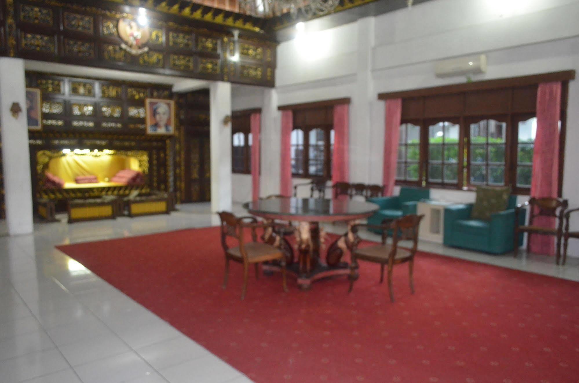 Sadinah Sahid Josodipuro Hotel Colomadu Esterno foto