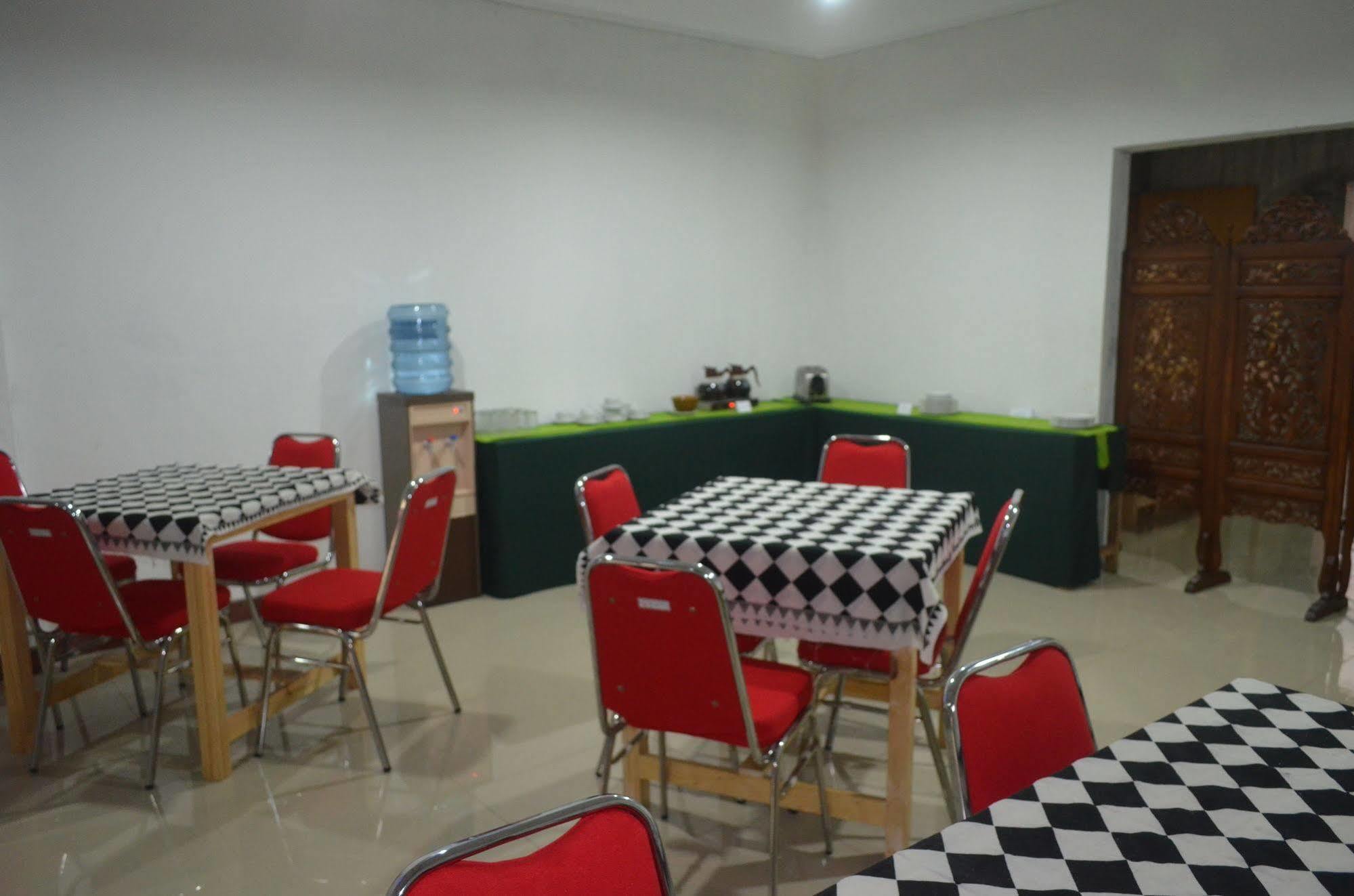 Sadinah Sahid Josodipuro Hotel Colomadu Esterno foto