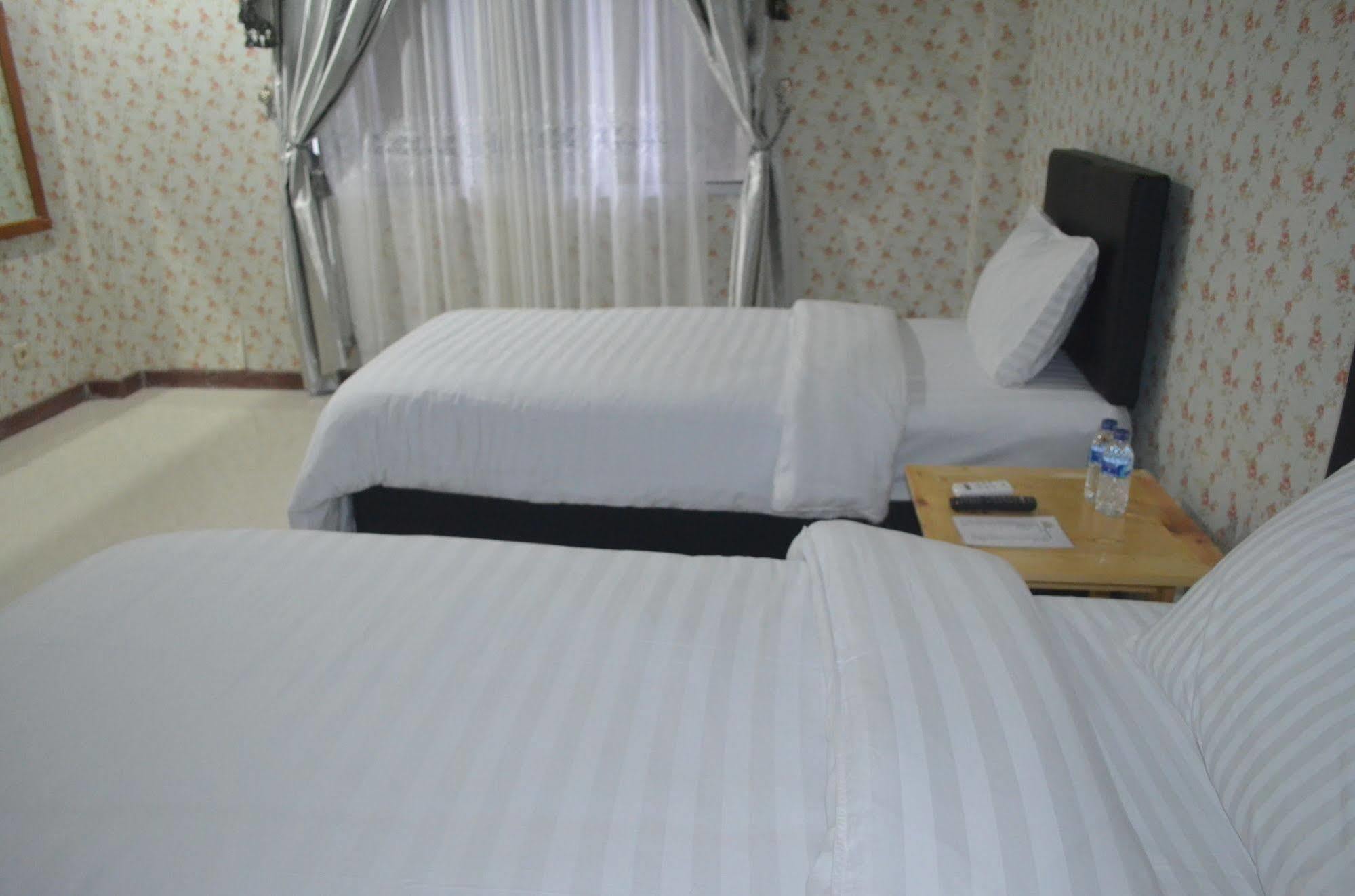 Sadinah Sahid Josodipuro Hotel Colomadu Esterno foto