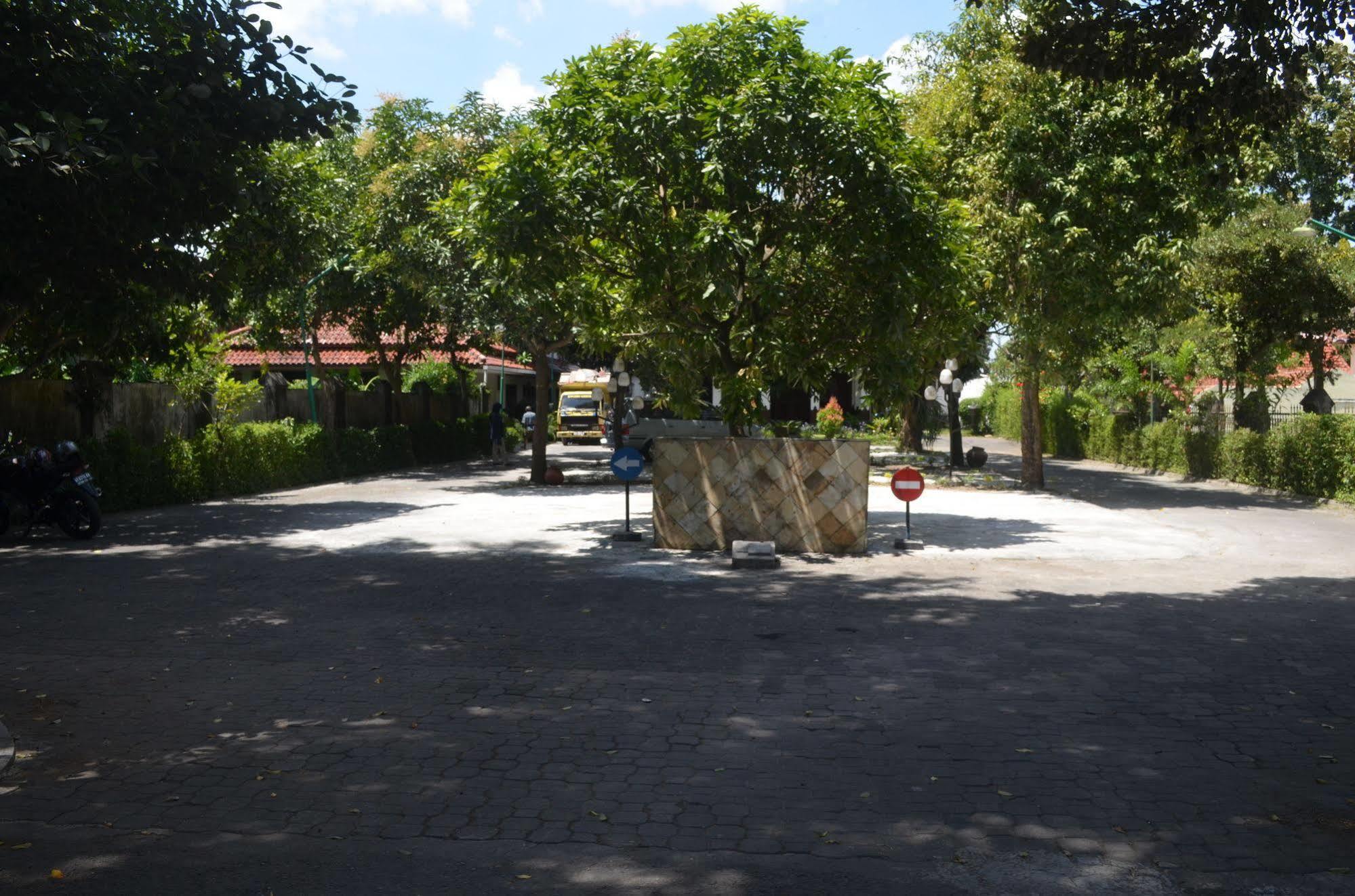 Sadinah Sahid Josodipuro Hotel Colomadu Esterno foto
